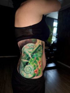 Mehr über den Artikel erfahren Wie lange hältst du auf dem Stuhl durch? – Alles Wichtige über Tattoo-Sessions